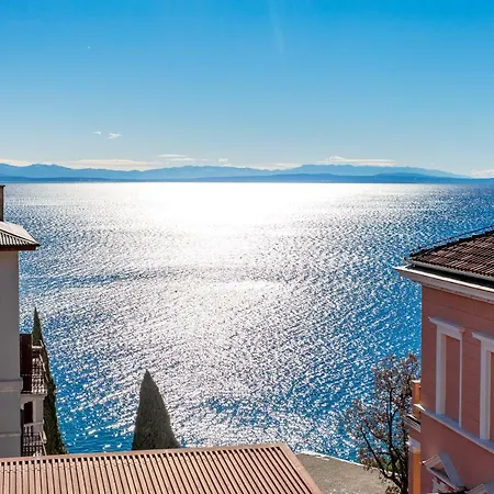 Ola Luxury Apartman *