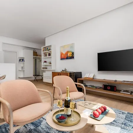 Ola Luxury Apartment *