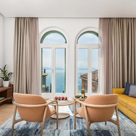 Ola Luxury Apartment