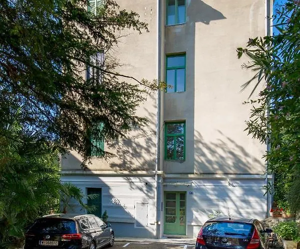 Ola Luxury Apartament *