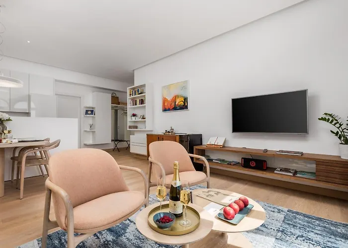 Ola Luxury Apartment *